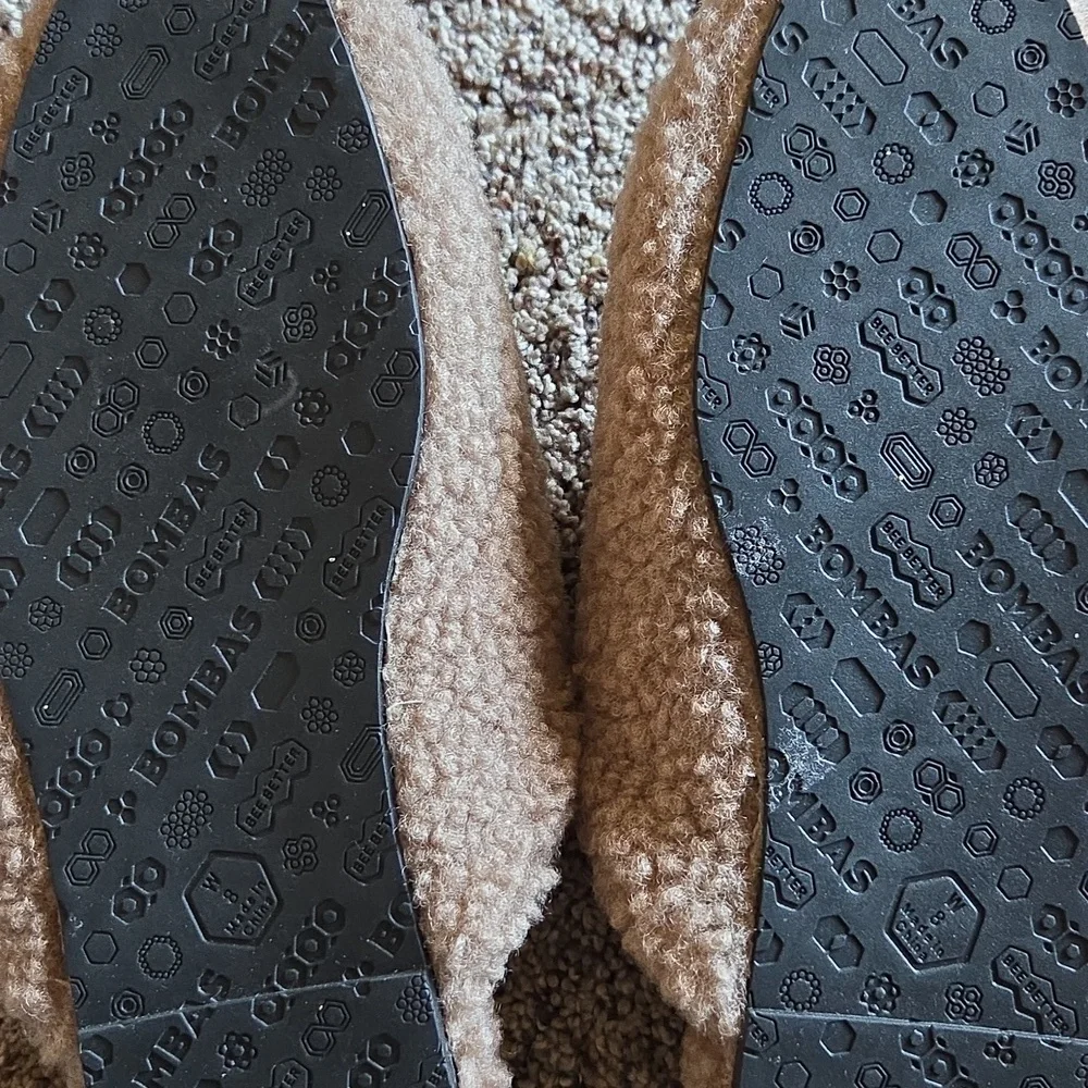 💞Bombas Women’s Slippers Sherpa 8💞 - Picture 3 of 4